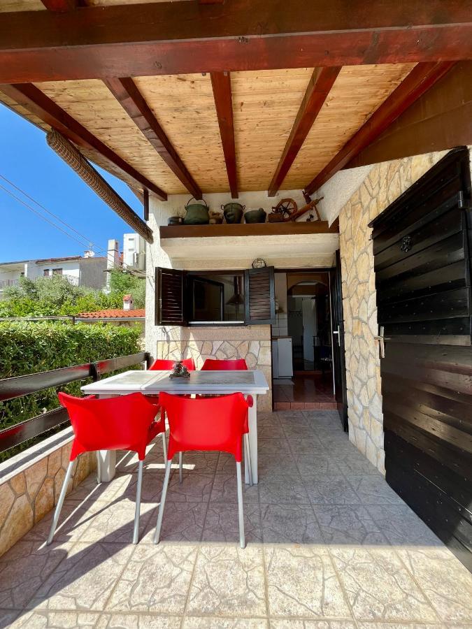 Apartmani Zora Cres Exterior photo